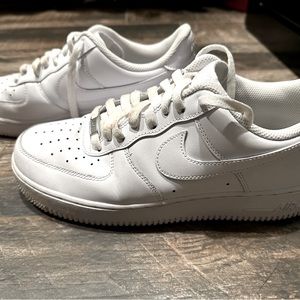 Mens Air Force 1- size 9.5
